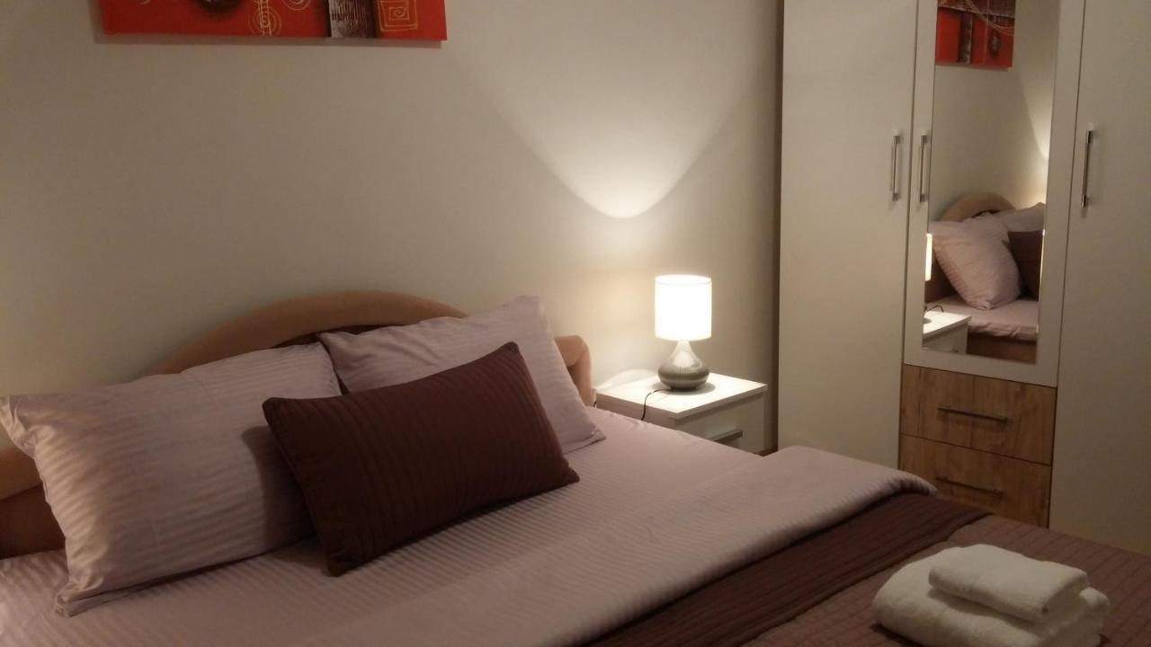 Quiet Apartment In City Center, Free Private Parking Szarajevó Kültér fotó