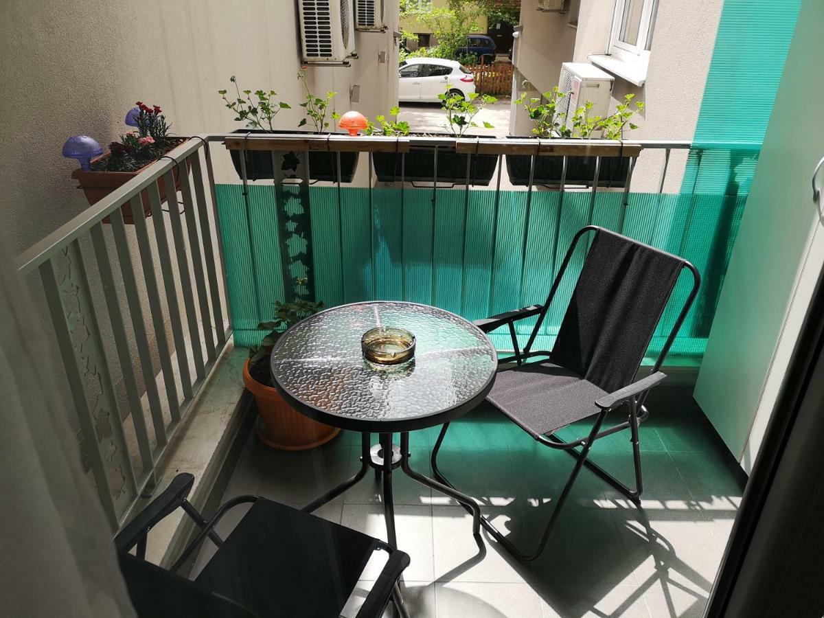 Quiet Apartment In City Center, Free Private Parking Szarajevó Kültér fotó